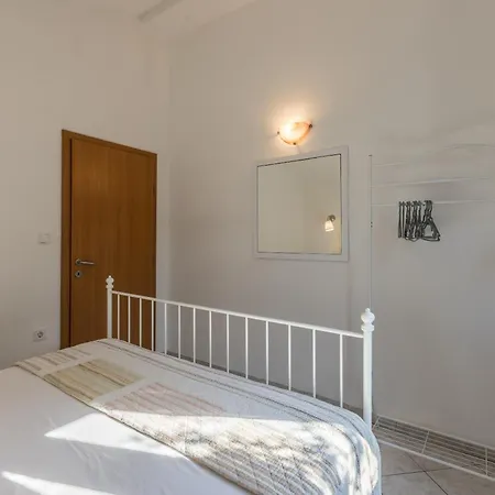 Apartments By The Sea Milna, Vis - 8946 Rukavac (Vis)
