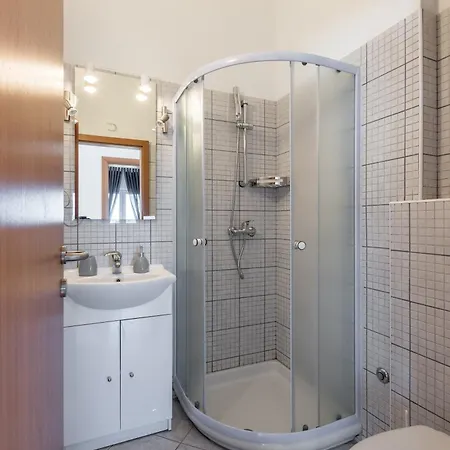 Apartments By The Sea Milna, Vis - 8946